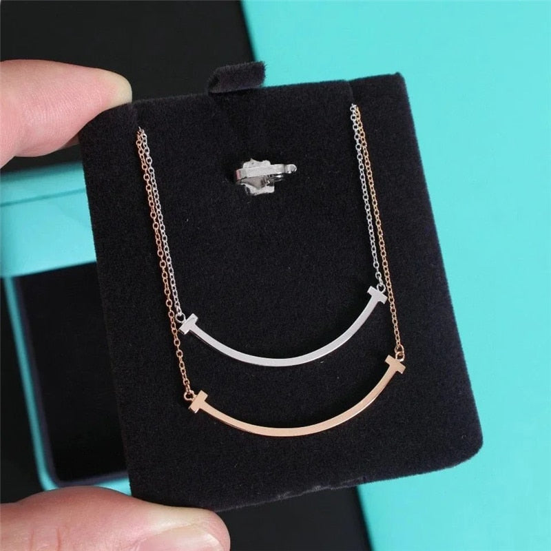 1: 1 jewelry 925 silver gem necklace high quality original jewelry smile romantic, female smile. Holiday gifts