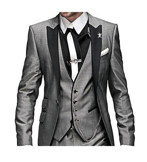 2020 New Arrival Groomsmen Peak Black Lapel Groom Tuxedos Burgundy Men Suits Wedding Best Man Blazer (Jacket+Pants+Vest)