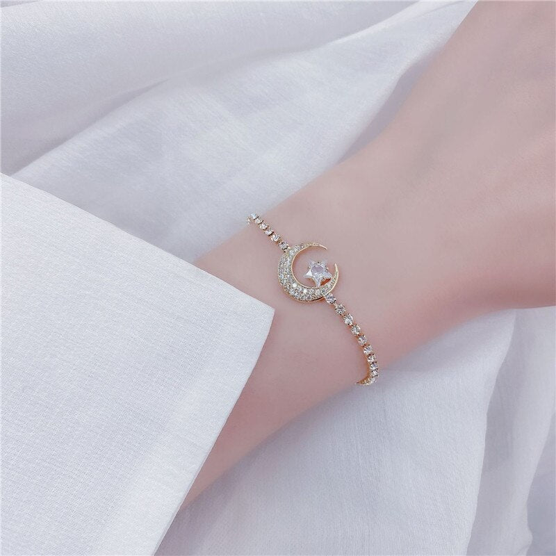Korea Exquisite Luxury AAA Cubic Zirconia Star and Moon Lucky Bracelet Women Fashion New Gold Chain Cuff Bracelet Jewelry Gift