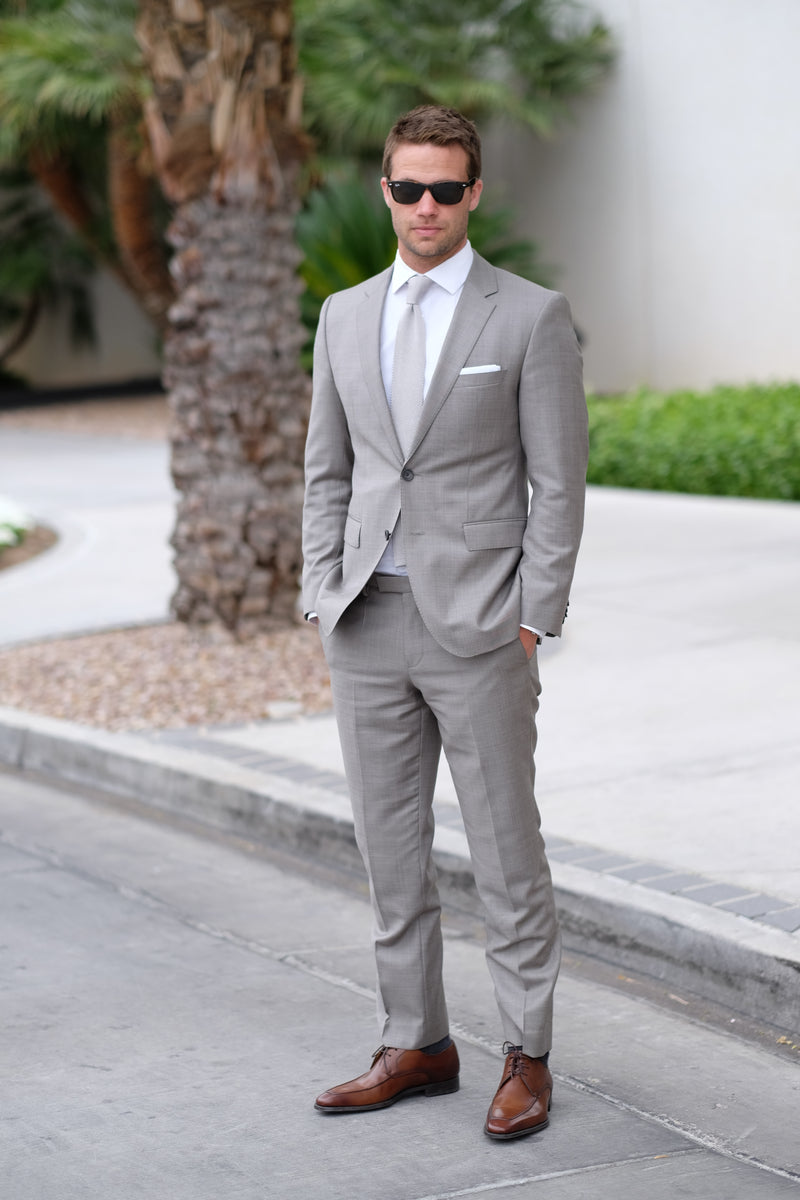 Latest Design Costume Homme Mariage Light Gray Men Suits Formal Occasion Business Men Suit Prom Suits 2 Pieces Jacket +Pants