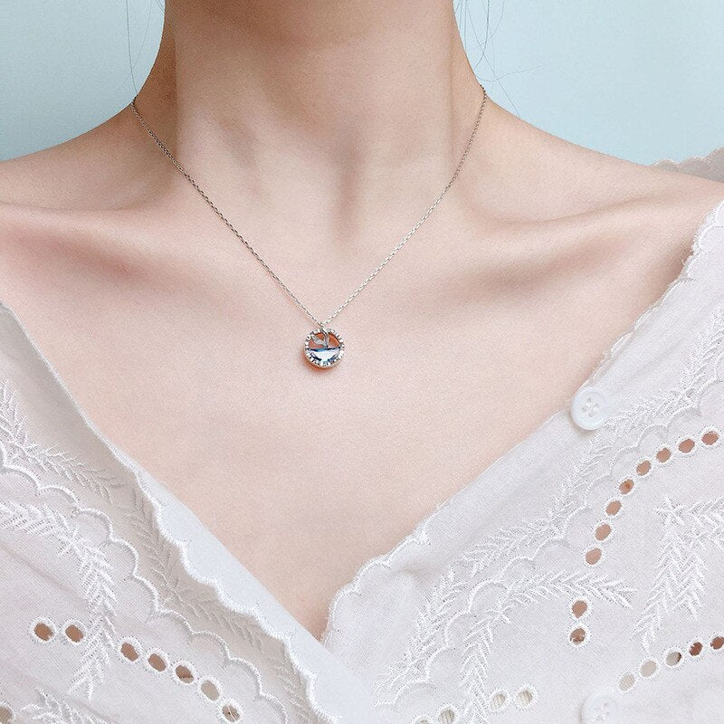 Modyle New Fashion Delicate Round Pendent Necklace for Women Ocean Mermaid Tail Romantic Love Birthday Anniversary Gift Jewelry