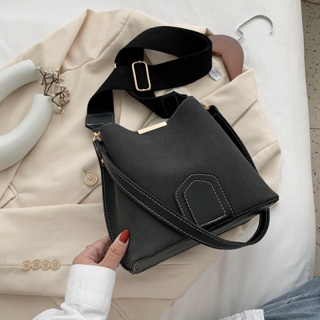 Vintage Scrub Leather Bucket Bags for Women 2021 Trending Designer Crossbody Shoulder Handbags Women's Wide Shoulder Belt Bag 4.
