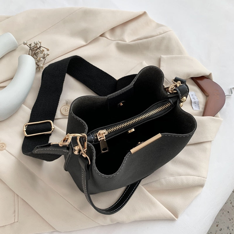 Vintage Scrub Leather Bucket Bags for Women 2021 Trending Designer Crossbody Shoulder Handbags Women's Wide Shoulder Belt Bag